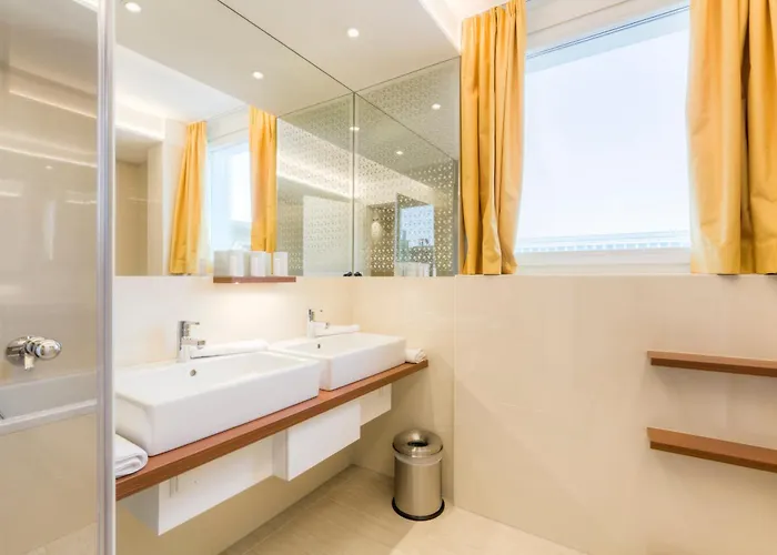 Grand Danube Apartment Wien