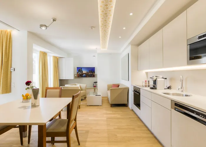 Grand Danube Apartment *